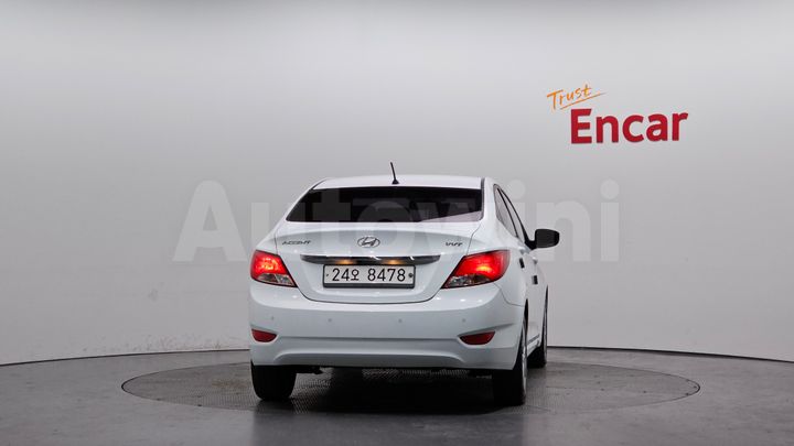 Hyundai Accent 2015 — 4