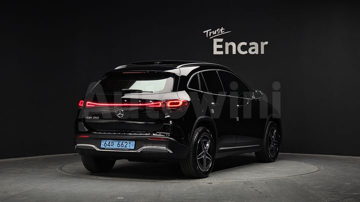 Mercedes Benz EQA 2022 — 2