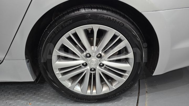 Hyundai Aslan 2015 — 5