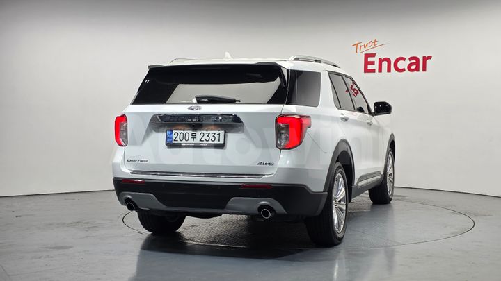 Ford Explorer 2021 — 4