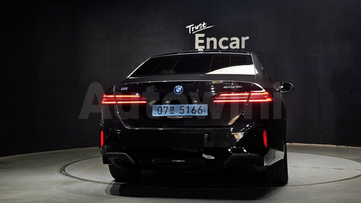 BMW i5 2025 — 4