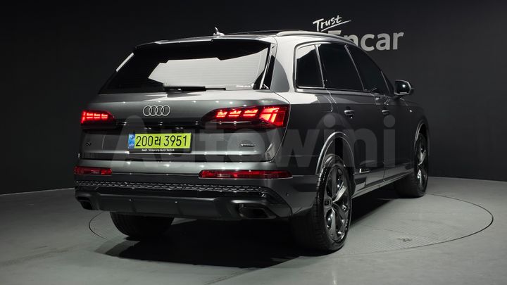 Audi Q7 2025 — 2
