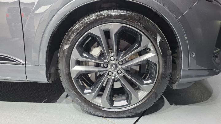 Audi Q7 2025 — 5