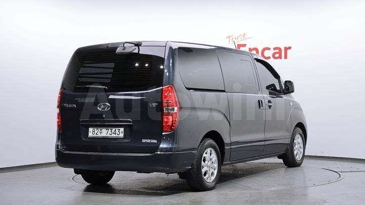 Hyundai Starex 2015 — 2