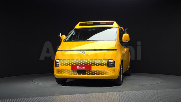 Hyundai Staria 2023 — 3