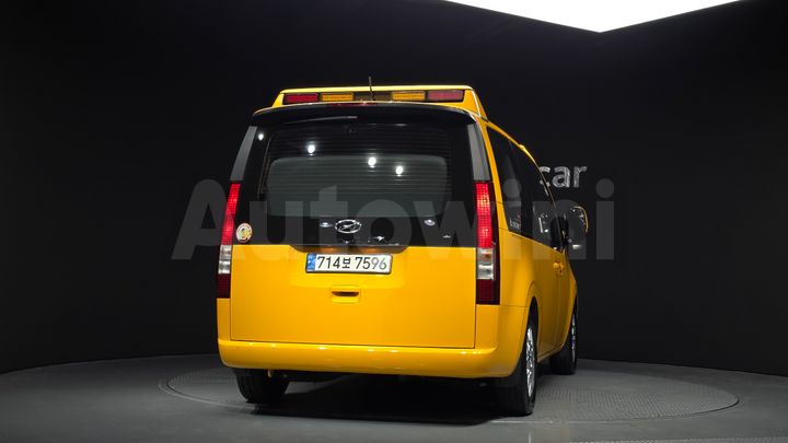 Hyundai Staria 2023 — 4
