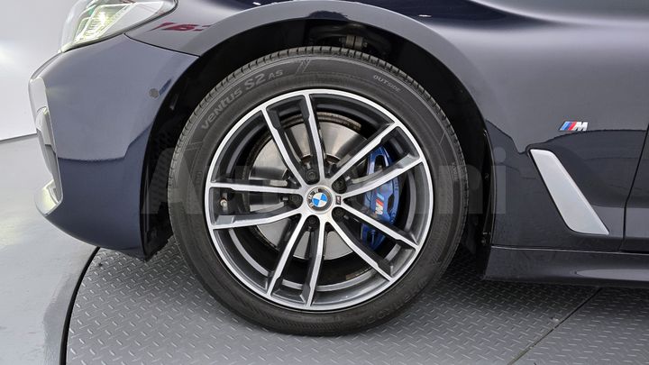 BMW 5 Series 2021 — 5