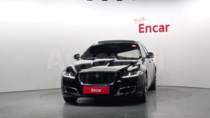 Jaguar XJ 2019 — 3