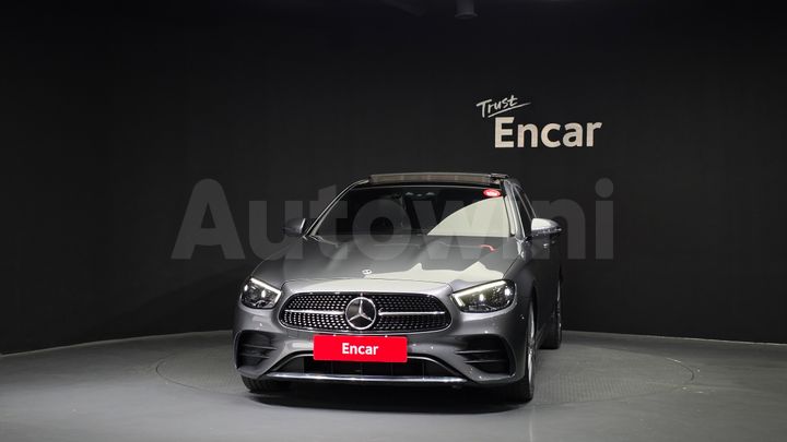 Mercedes-Benz E Class 2022 — 3