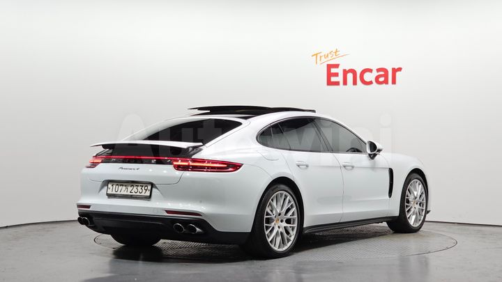 Porsche Panamera 2018 — 2