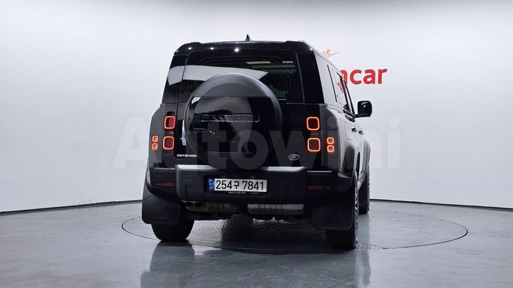 Land Rover Defender 2022 — 4