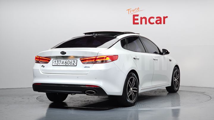 Kia K5 2016 — 2