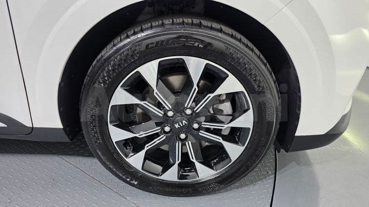 Kia Carnival 2021 — 5