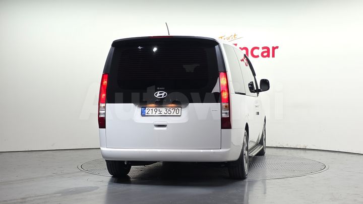 Hyundai Staria 2025 — 4