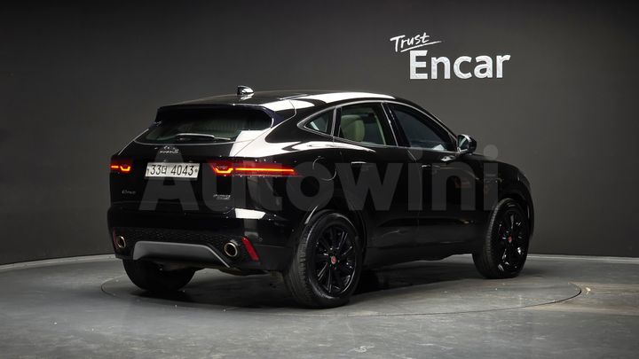 Jaguar E PACE