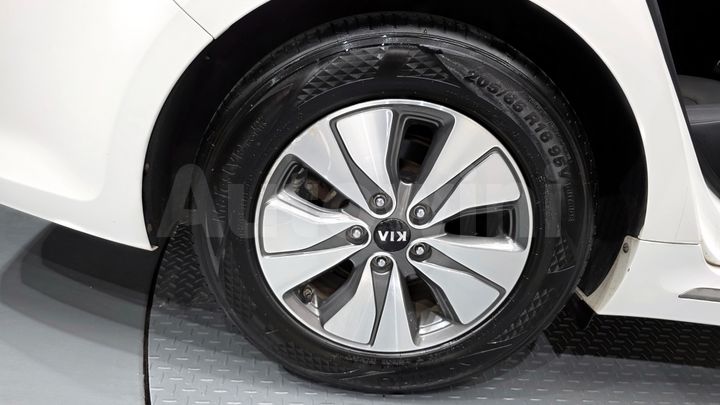 Kia K5 2017 — 5