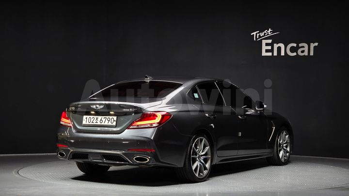 Genesis G70 2018 — 2