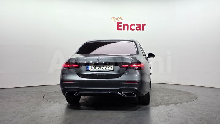 Mercedes Benz E Class 2023 — 4