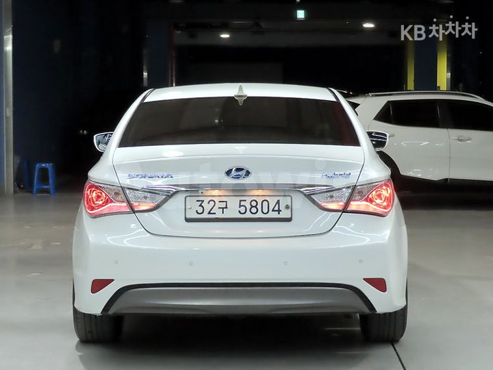 Hyundai Sonata 2014 KMHEB415BEA086852 — 3
