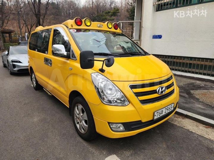Hyundai Starex 2017 — 2