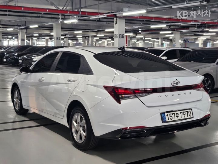 Hyundai Avante 2021 — 5