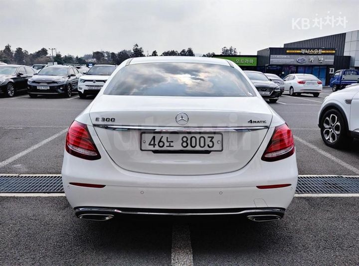 Mercedes Benz E Class 2018 — 3