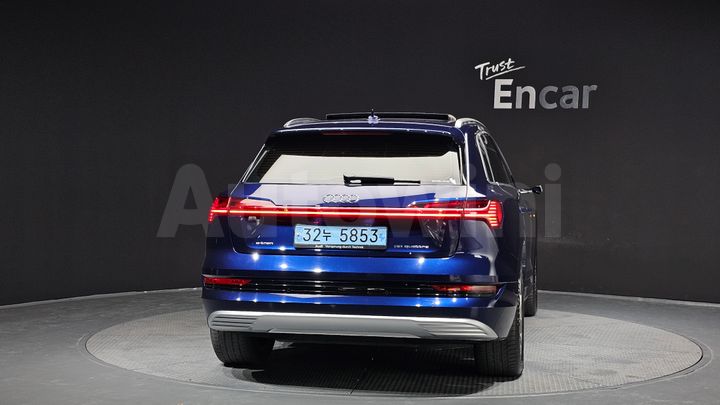 Audi e-tron 2022 — 5