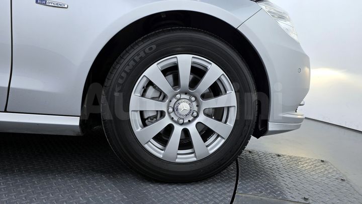 Mercedes Benz E Class 2011 — 5