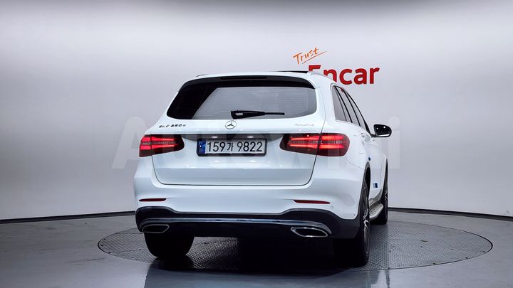 Mercedes Benz GLC Class 2018 — 5