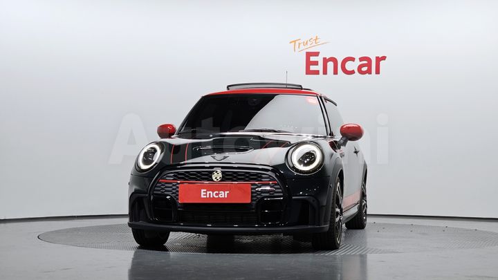 Mini Cooper 2023 — 3