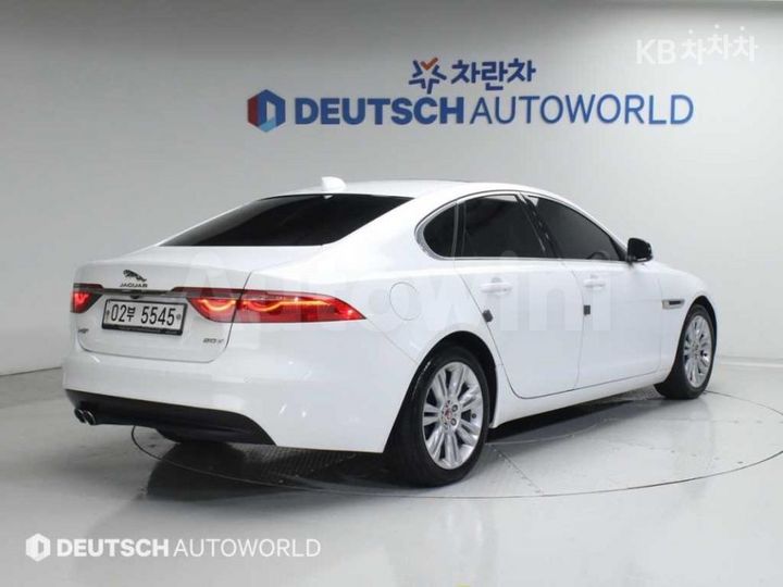 Jaguar XF 2018 — 2