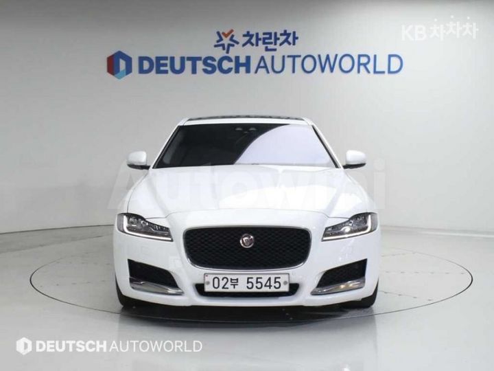 Jaguar XF 2018 — 3