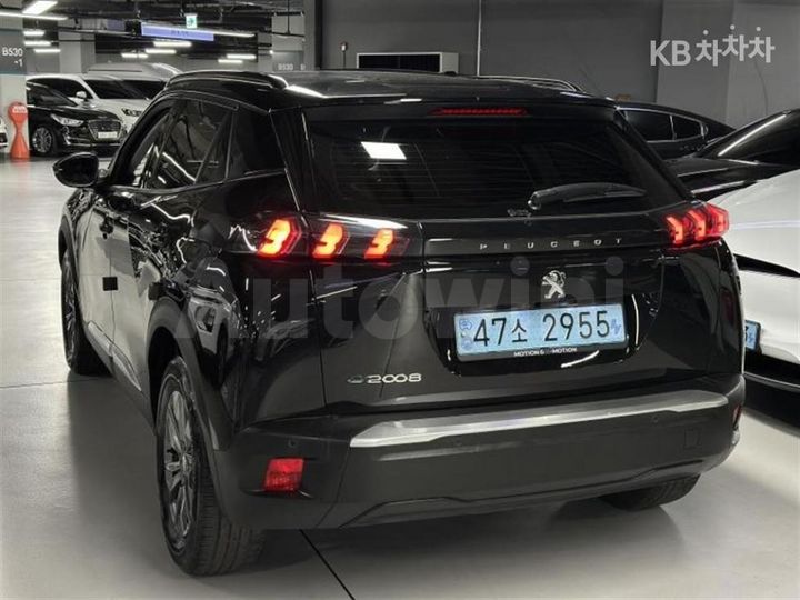 Peugeot 2008 2021 — 4