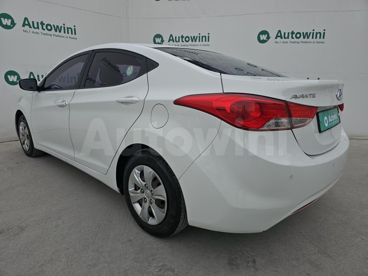 Hyundai Avante 2014 — 3