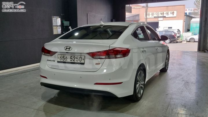 Hyundai Avante 2016 — 2