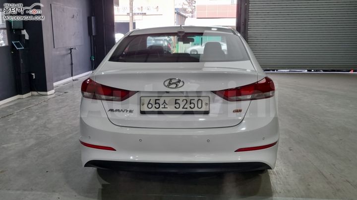 Hyundai Avante 2016 — 4