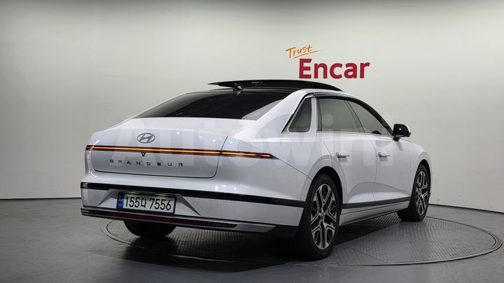 Hyundai Grandeur 2023 — 2