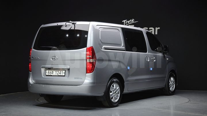 Hyundai Starex 2019 — 2