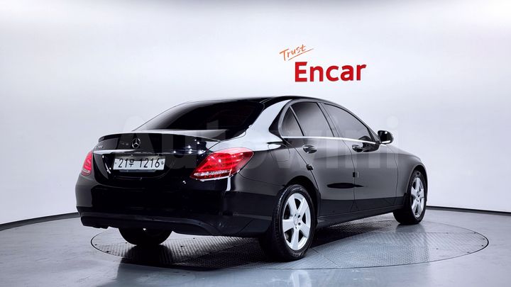 Mercedes-Benz C Class 2017 — 2