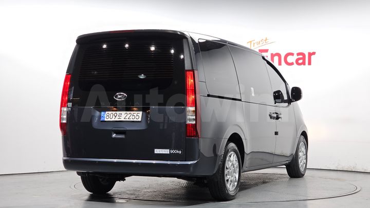 Hyundai Staria 2023 — 3