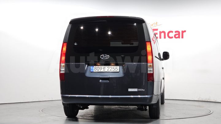 Hyundai Staria 2023 — 5