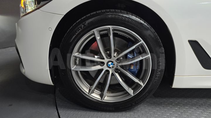 BMW 5 Series 2017 — 5