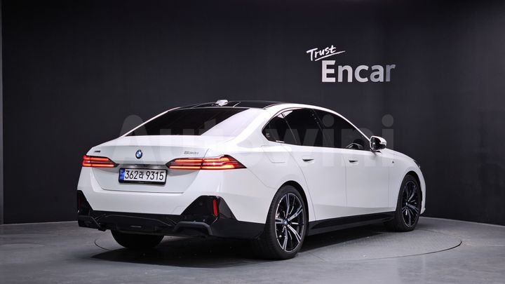 BMW 5 Series 2024 — 2