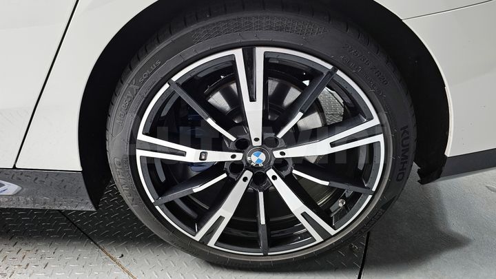 BMW 5 Series 2024 — 5