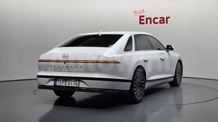 Hyundai Grandeur 2023 — 2