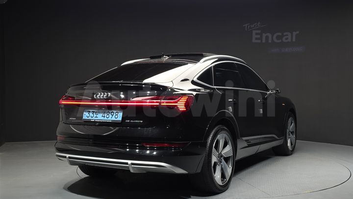 Audi e-tron 2022 — 2