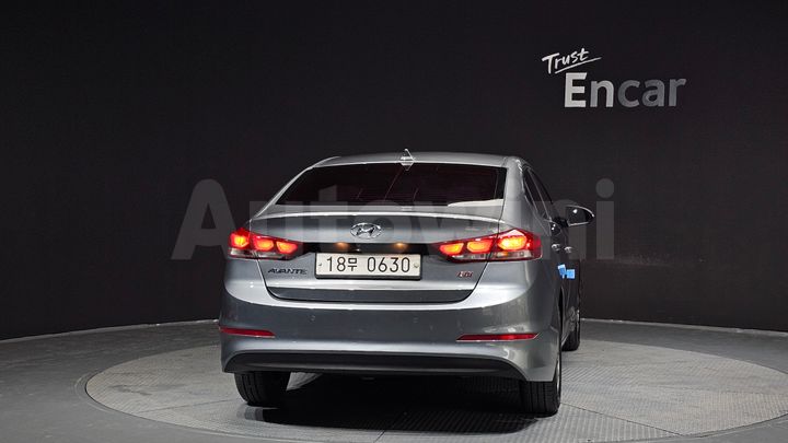 Hyundai Avante 2017 — 4