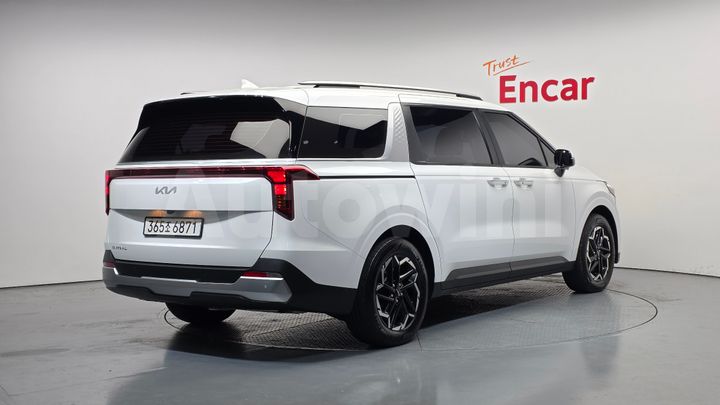 Kia Carnival 2024 — 2