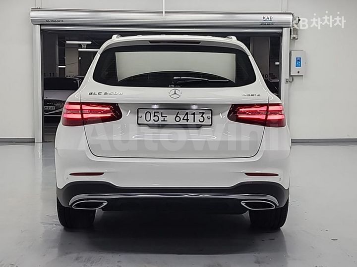 Mercedes Benz GLC Class 2018 — 3