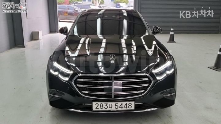 Mercedes Benz E Class 2024 — 3